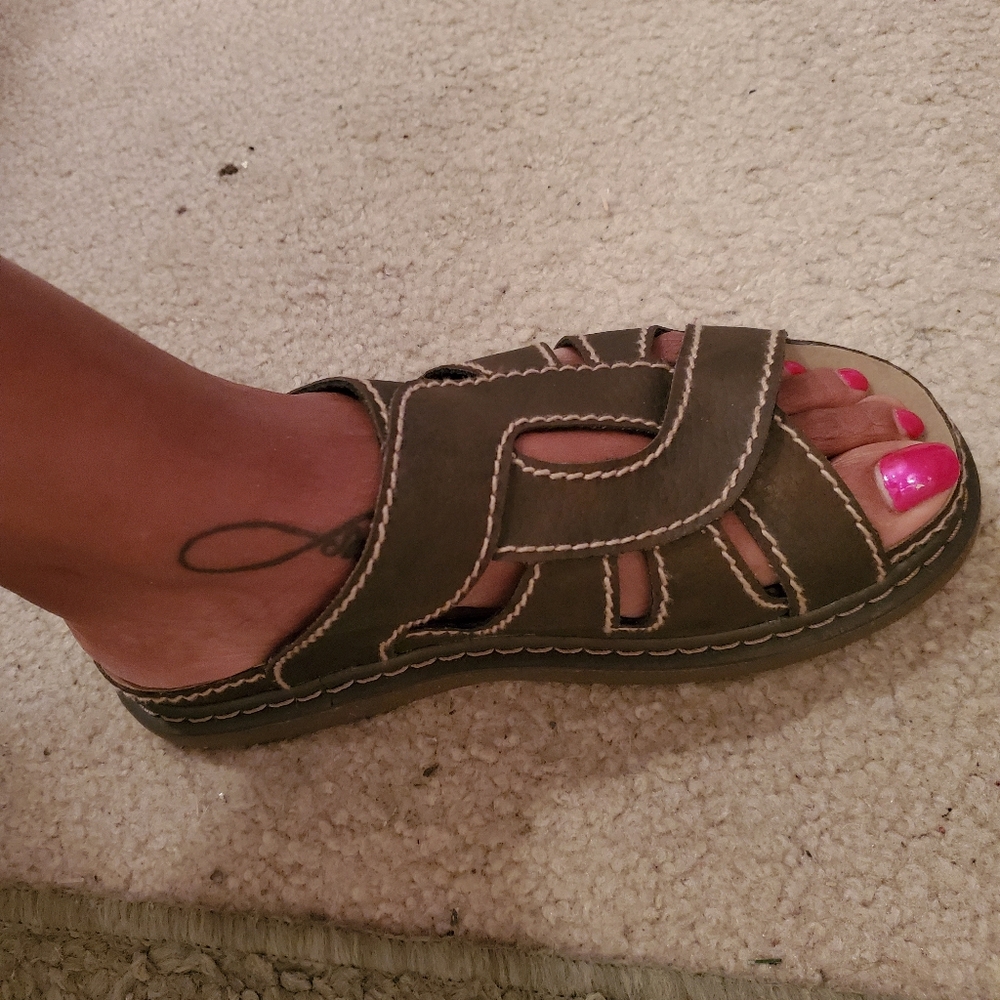 Slides/Sandals